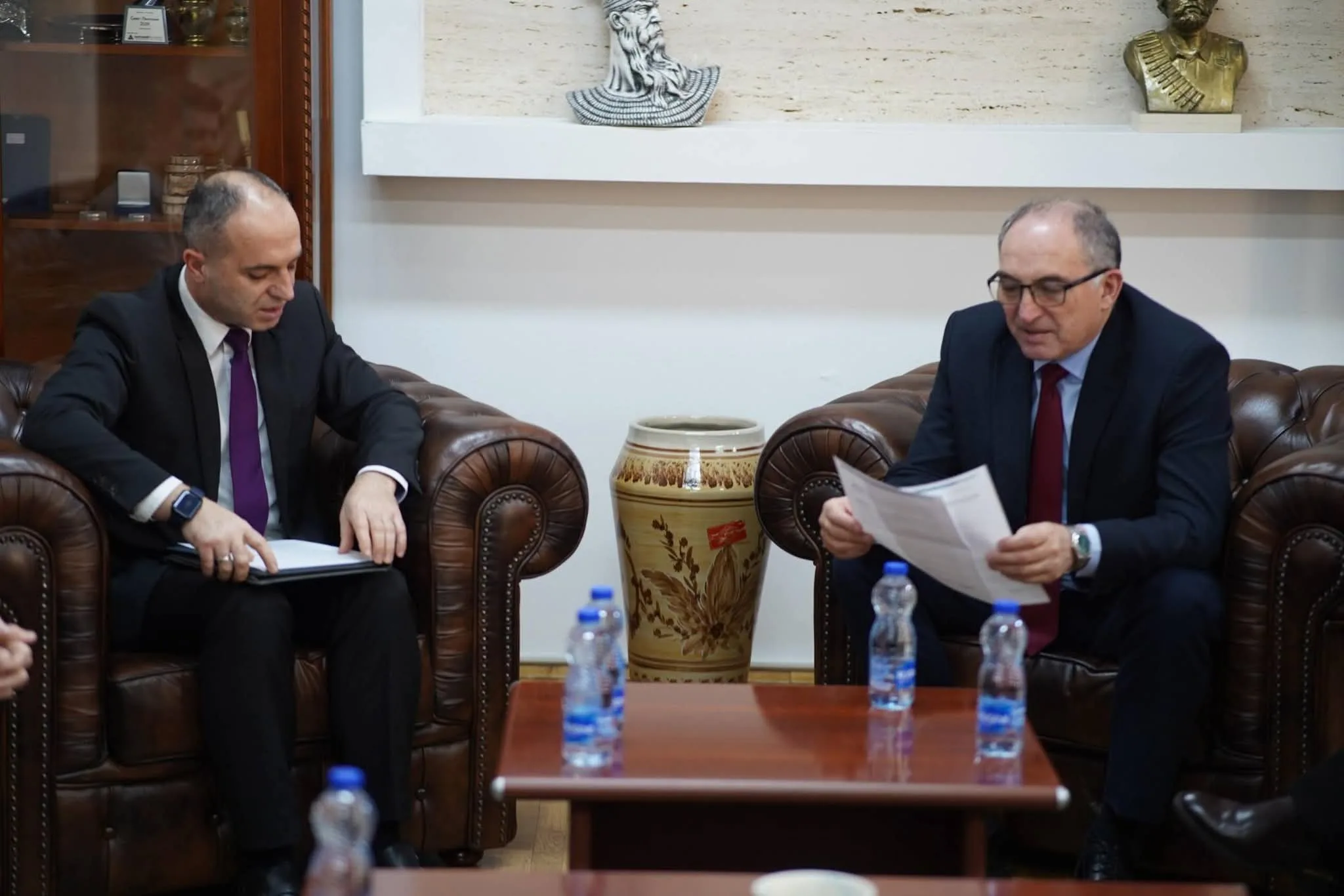 Kryetari i Prizrenit priti në Shtëpinë e Bardhë përfaqësuesit e OSBE-së