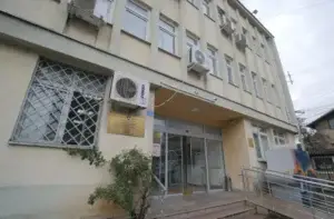 Gjykata e Prizrenit mban katër seanca për falsifikim votash, caktohet arrest shtëpiak për 15 të pandehur