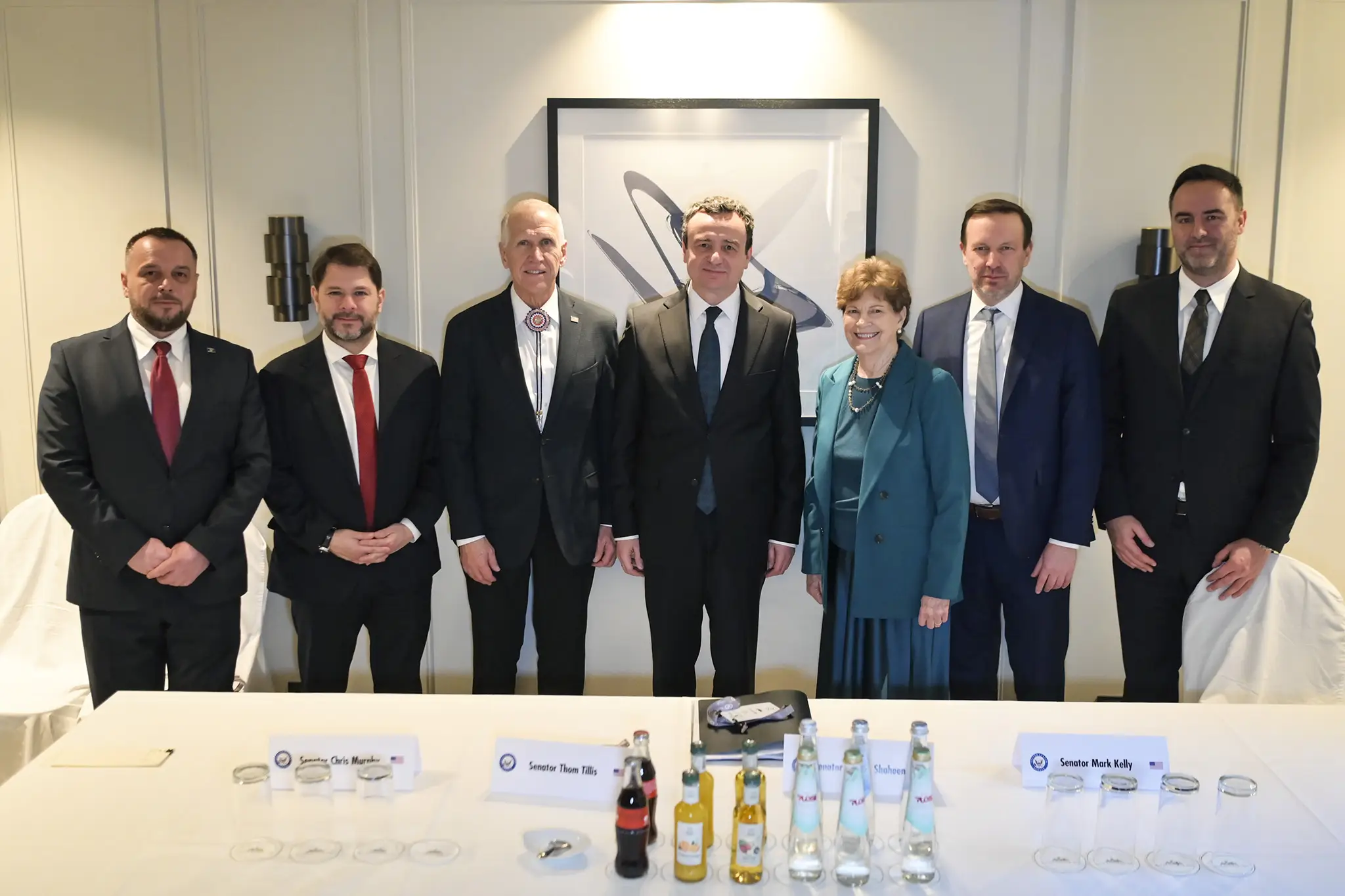 Kurti u takua me senatorët amerikanë, theksoi rëndësinë e dorëzimit të kryeterroristit Milan Radoiçiq