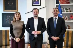 Ministri Çeku uron pasardhësit në krye të Ministrisë së Kulturës dhe Sportit
