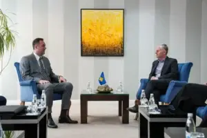 Besnik Bislimi ia dorëzon detyrën Glauk Konjufcës