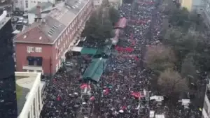 Mbi 130 mijë qytetarë morën pjesë në marshin “Drejtësi, jo politikë”