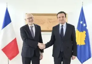 Kurti takohet me ambasadorin francez, theksohet mbështetja e Francës për Kosovën