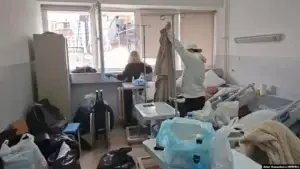 Të kujdesesh dhe të paguash: Barrë e dyfishtë për familjarët e pacientëve në QKUK