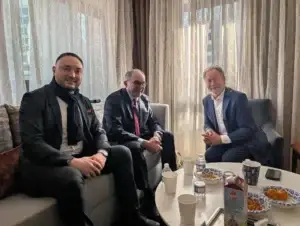 Totaj takon në Washington fituesin e Çmimit Nobel për Paqe, David Beasley