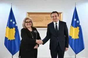 Kurti priti kryetaren e Akademisë së Shkencave dhe Arteve të Kosovës, Justina Shiroka Pula