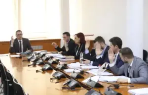 Komisioni për Buxhet miraton në parim projektligjin për ndarjet buxhetore