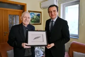 Në përvjetorin e demonstratave të vitit 1981, Kurti viziton Hajrizin: Lufta çlirimtare në Kosovë ishte produkt i shumë brezave