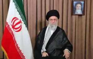 Irani konfirmon vdekjen e Ajatollahut Ali Khamenei, shpall 40 ditë zie