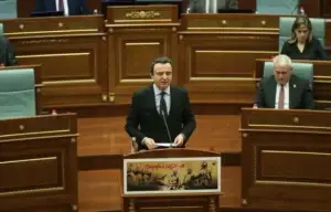 Kurti: E nderojmë sakrificën e Jasharëve me punë të ndershme e institucione stabile