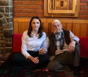 Besarta Jashari për Rifat Jasharin: Tek ai e ndiej babain tim, ndërsa ai sot çmallet me nipat e mbesat