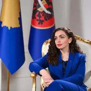 Presidenca e Kosovës dënon ashpër thirrjet për “pushkatim” ndaj presidentes Vjosa Osmani