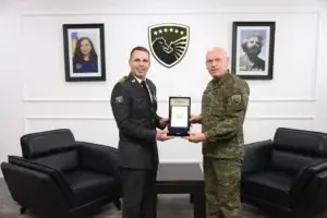 Pensionohet rreshter majori i FSK-së, Bedri Zuka – nderohet me Medaljen e Karrierës nga komandanti Jashari