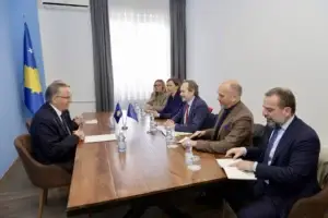 Hamza pas takimit me emisarin e BE-së: Integrimi evropian dhe anëtarësimi në NATO, synime strategjike të Kosovës