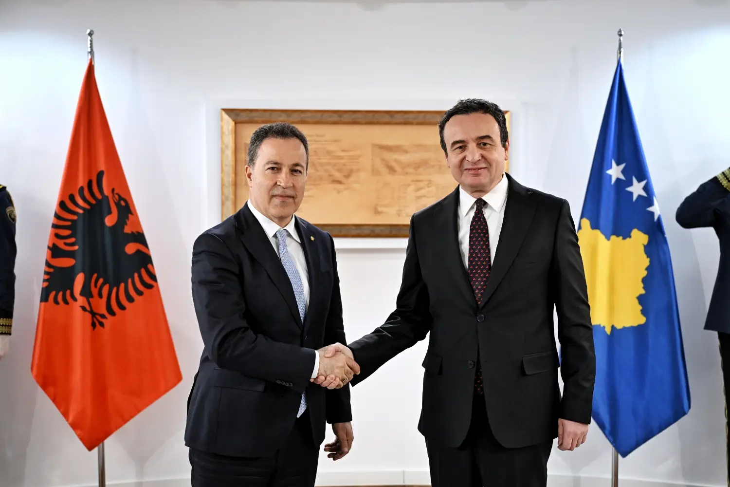 Kurti takohet me Peleshin, diskutohet koordinimi e integrimi evropian