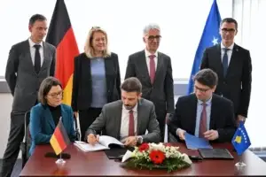 Nënshkruhen marrëveshje me vlerë 81 milionë euro për tranzicionin energjetik