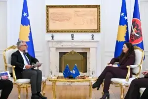 Osmani priti në takim shefin e EULEX, Giovanni Pietro Barbano