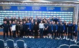 Kurti viziton përfaqësuesen para finales: Përmes jush kemi mundësinë ta vendosim Kosovën në sytë e mbarë njerëzimit