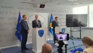 Kurti: Asnjë qytetar të mos druhet nga ligji për të huajt, do t’i marrim listat e stafit akademik dhe shëndetësor për t’i dhënë lejet