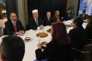 Kryeministri Kurti shtroi iftar për myftiun Tërnava