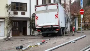 Tragjike: Nëna nga Kosova dhe fëmija i saj humbin jetën në një aksident në Gjermani