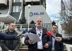 Azemi: KEDS-i po vjedh me njehsorët elektrikë, duhet të jepet përgjegjësi për këtë vepër penale