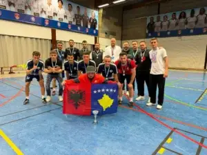 Studentët e Universitetit të Prizrenit shënuan sukses të rëndësishëm në turneun ndërkombëtar universitar të futsallit në Belgjikë