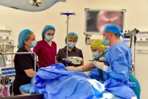 Në Pediatri nis aplikimi i procedurave të endoskopisë gastrointestinale dhe PEG-ut edhe për fëmijët