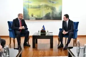 Kurti takoi drejtorin e Zyrës Rajonale për Bashkëpunim Rinor, thekson mbështetjen për organizimin e aktiviteteve që nxisin bashkëpunimin ndërmjet të rinjve të rajonit