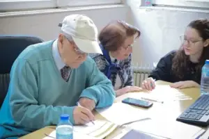 OJQ “EC Ma Ndryshe” zhvilloi aktivitetin “Ditarët e Hapësirave Publike” me komunitetin e të moshuarve në Prizren