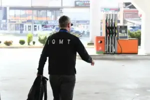 Çmimet e naftës dhe benzinës mbeten stabile, paralajmërohen masa për shkelësit