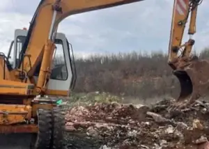 Gjobë 200 euro për hedhje mbeturinash në Dobërdelan, Muharremaj kërkon zgjidhje të përbashkët për krizën me “Ekoregjionin”