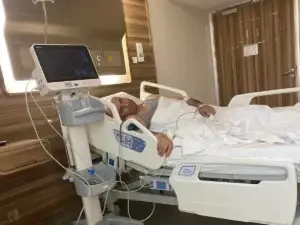 Beteja për jetën e Liridon Rexhës hyn në fazë kritike – familja apelon për ndihmë urgjente për trajtim jashtë vendit