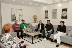 Hamza viziton familjen Prekazi: Rritja e çmimeve po rëndon jetën e qytetarëve, familjet kosovare kanë nevojë për politika që i mbrojnë