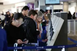 Sistemi i ri i BE-së krijon pritje të gjata në aeroporte