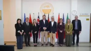 Ambasadori i Gjermanisë Rainer Rudolph, viziton Universitetin “Ukshin Hoti” në Prizren