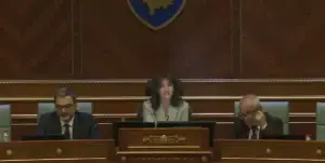 Haxhiu i bën thirrje opozitës që të vijnë në sallë