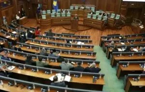 Opozita akuzon Vetëvendosjen për dallavere me rrymën