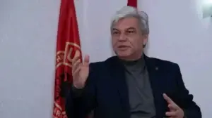 Kurti duhej të “lëshonte pe” për presidentin, thotë Kryeziu