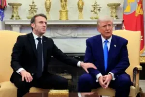 Macron i drejtohet Trumpit: Evropa mund të mbrojë veten
