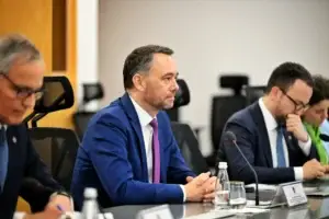 Ministri belg pas vizitës në Kosovë: E inkurajoj vendin të gjejë zgjidhje për bllokadën institucionale