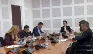 Përplasja pushtet-opozitë bllokon votimin e marrëveshjes për anëtarësimin e Kosovës në Bordin e Paqes