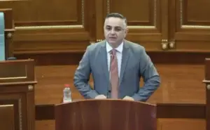 Tahiri – Qeverisë: Kompensoji ushtarët për orët shtesë