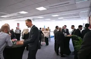 Kurti organizon pritje në Qeveri në Ditën Ndërkombëtare të Romëve