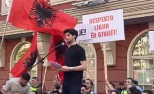 “Respekto Ligjin për gjuhët”, studentët shqiptarë në Shkup kërkojnë të drejta