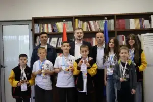 Çeku priti në takim nxënësit fitues të medaljeve në Olimpiadën Botërore të Matematikës