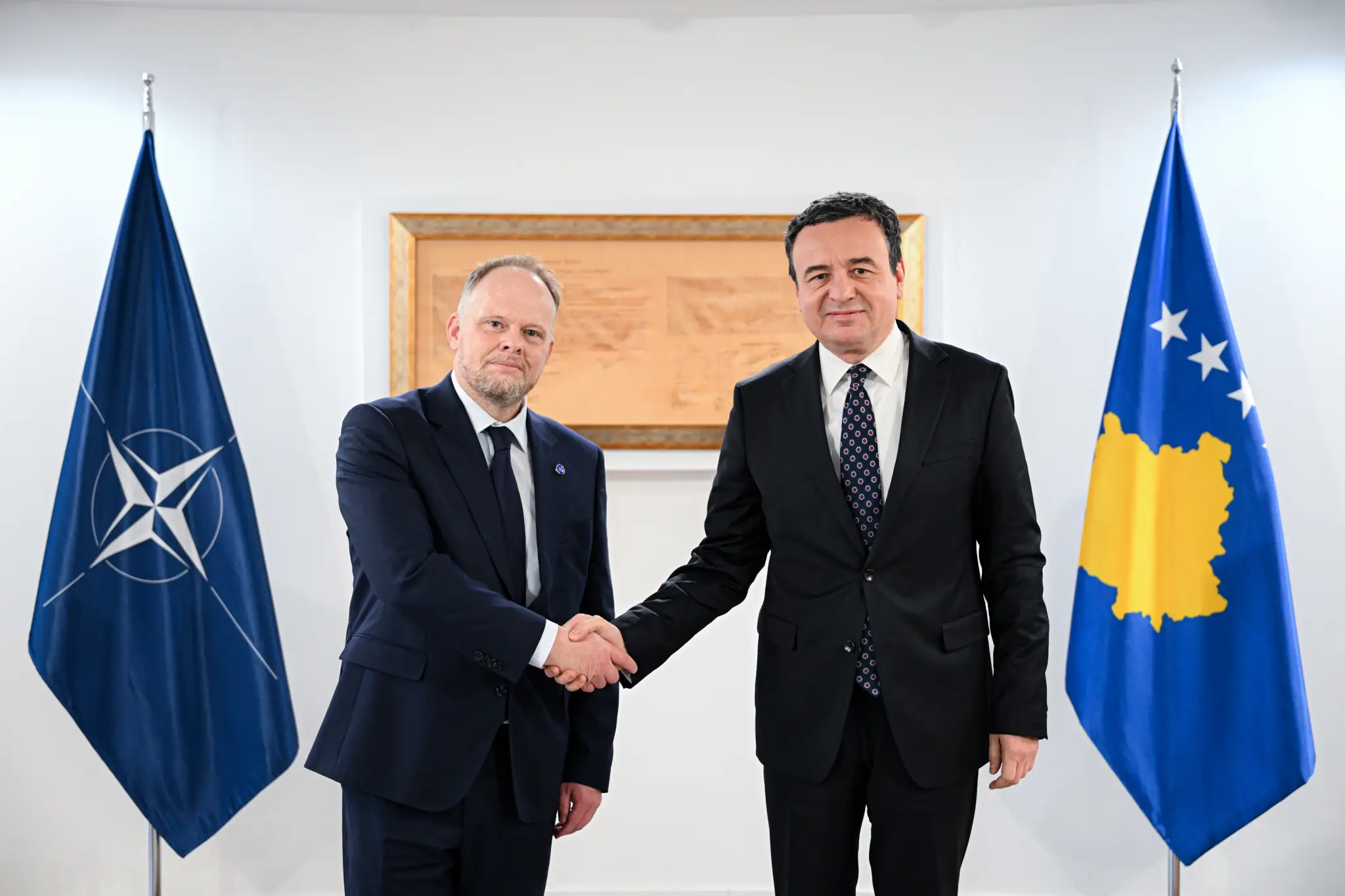 Kurti në takim me zv’ndihmës sekretarin e Përgjithshëm për Partneritete në NATO, flasin për mbrojtjen dhe Xhandarmërinë