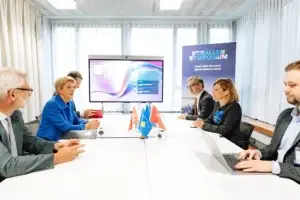 Ministrja Kusari-Lila prezanton prioritetet e Kosovës në zhvillimin industrial dhe investimet në St. Gallen Symposium 2026