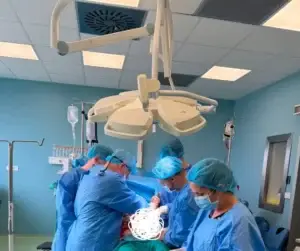QKUK realizon me sukses një ndërhyrje komplekse tek një 71-vjeçare, kishte aneurizëm 7 cm me rrezik për rupturë dhe gjakderdhje