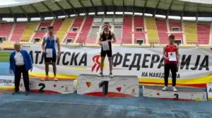 Bardh Telaku fiton garën e 200 metrave në Shkup